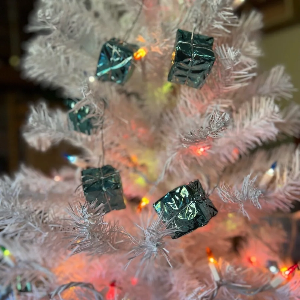 Vintage 6X Christmas Gift Ornaments